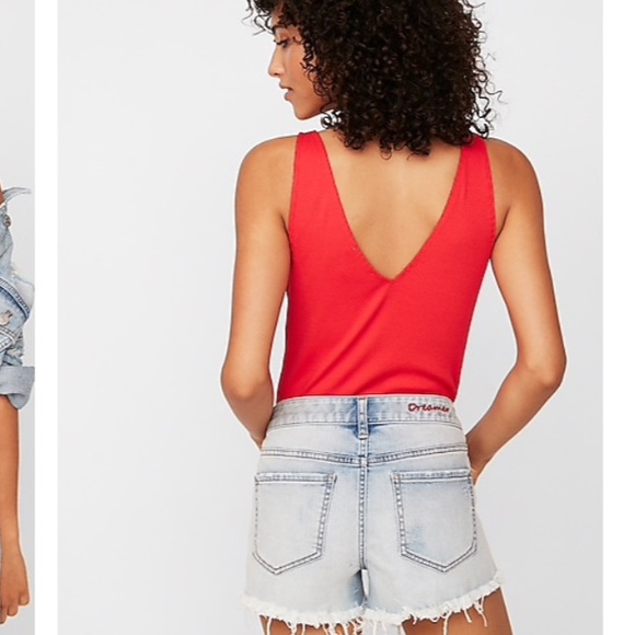 Express Double V Neck Tank - Picture 2 of 8